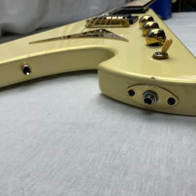 Washburn PT60 PT-60 Flying V Guitar with Case image 12