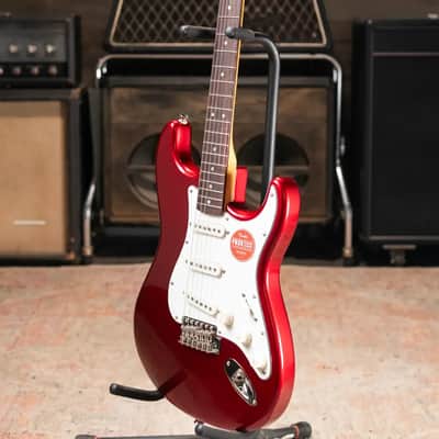 Squier Classic Vibe '60s Stratocaster Electric Guitar - Candy Apple Red image 11
