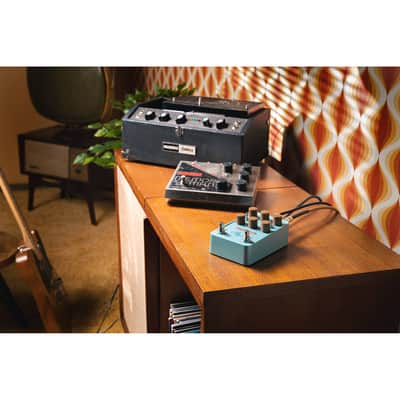 Universal Audio UAFX Del-Verb Ambience Companion Reverb and Delay Pedal image 6