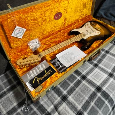 Fender 50th Anniversary American Deluxe Stratocaster 2004 - Sunburst image 1