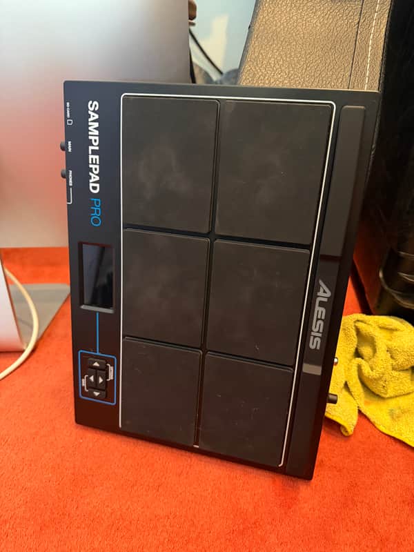 Alesis SamplePad Pro 8-Pad Percussion and Sample-Triggering Instrument 2010s - Black image 1