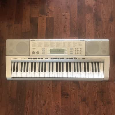 Casio LK-270 61-Key Key-Lighting Keyboard