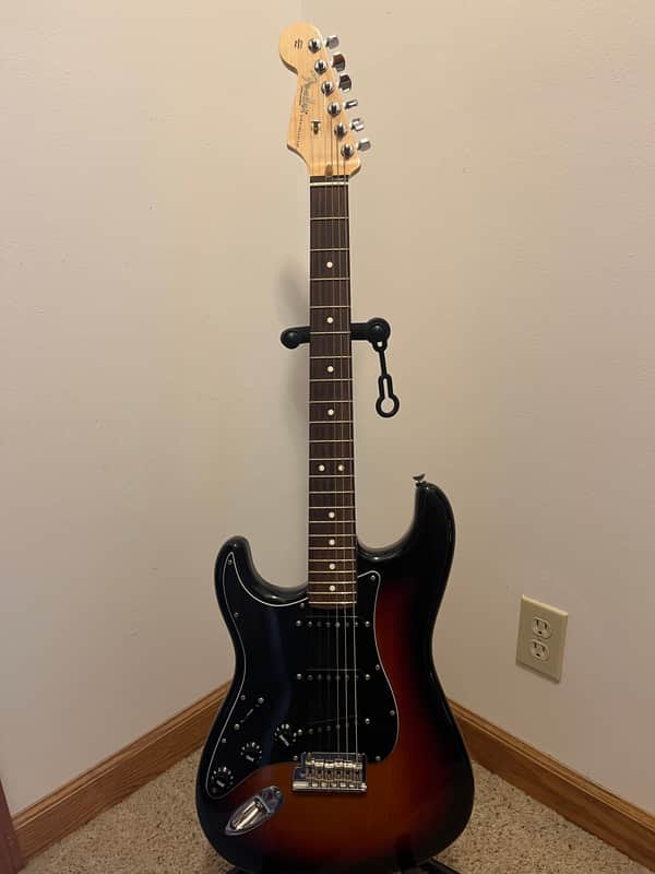 Fender American Professional Stratocaster with Maple Fretboard Left-Handed 2017 - 2019 - 3-Color Sunburst