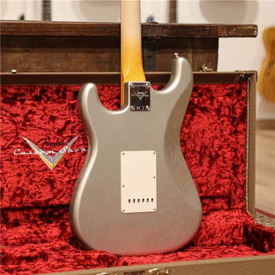 FENDER Custom Shop '63 Stratocaster Closet Classic Aged Inca Silver image 2