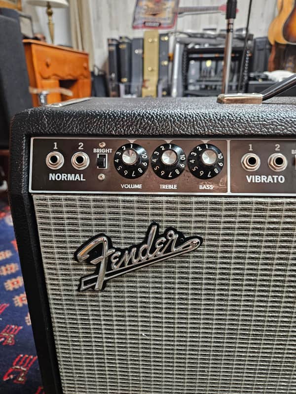 Fender '65 Super Reverb Reissue 45-Watt 4x10" Guitar Combo 2001 - Present - Black image 1