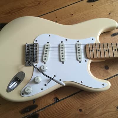 Squier Stratocaster Electric Guitar Made in Korea 1994 CN image 1