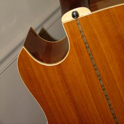 Alvarez 5064 (1982 or older) Natural, with rare Florentine Cutaway image 12