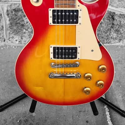 Gibson Les Paul Classic, Cherry Sunburst, 2000 image 2