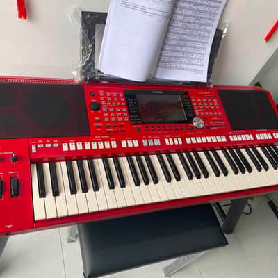 Yamaha PSR-S970 61-Key Arranger Workstation 2010s -RED