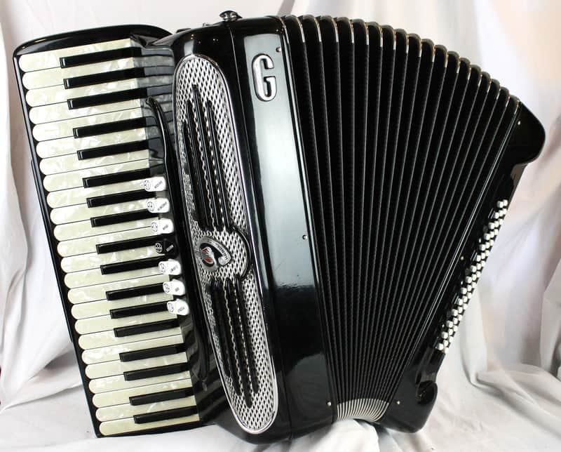 8077 - Black Giulietti Bassetti F3 Free Bass C Sys Piano Accordion LMH 41 42 image 1