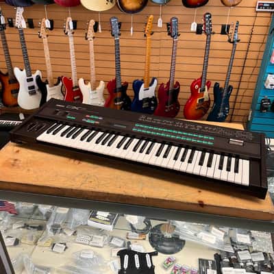 Yamaha DX7 FM Synthesizer w/ Data Ram Cartridge