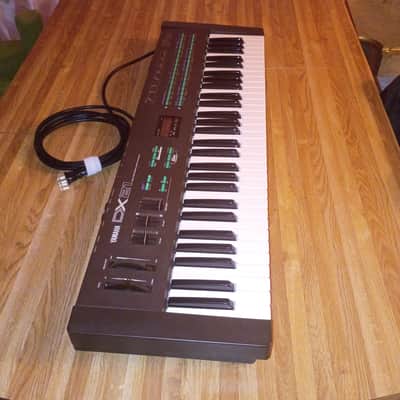 Yamaha DX21 Programmable Algorithm Synthesizer 1985 - Black