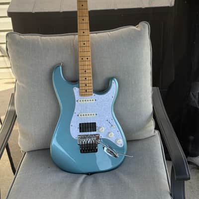 Fender Player Stratocaster Floyd Rose HSS with Maple Fretboard 2018 - 2024 - Tidepool image 1