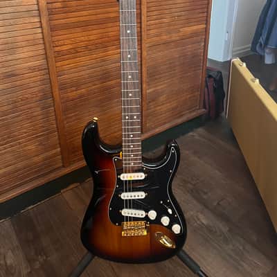 Squier Stratocaster Andertons Limited Edition – Gold Hardware (c. 2022), sunburst image 5