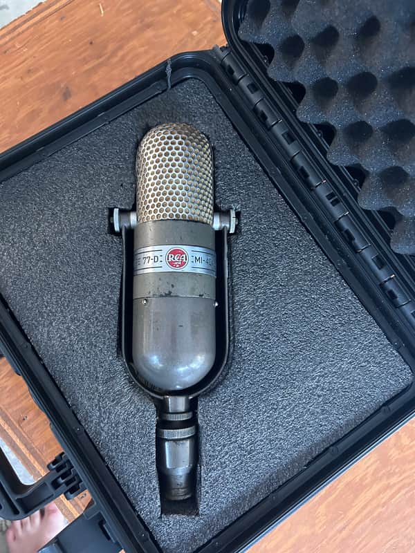 RCA 77-D Ribbon Microphone 1945 - 1955 - Silver / Red Badge image 1