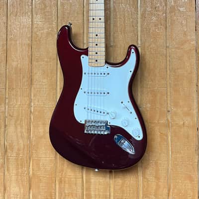 Fender Standard Stratocaster with Maple Fretboard 1998 - 2005 - Midnight Wine image 2