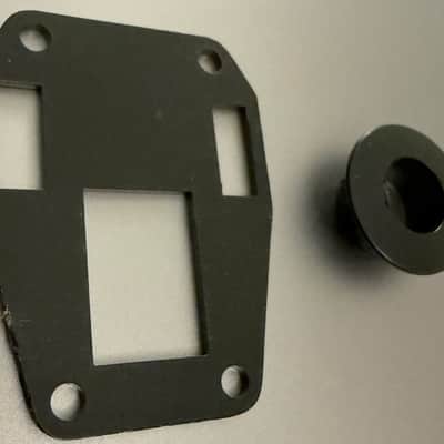 Rickenbacker 4001 & 4003 Bass tuner spacer and bushing/ferrule 1970s - Black image 3