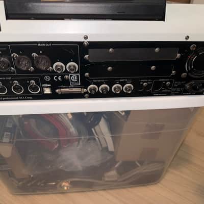 Akai MPC4000 Music Production Center - White image 12