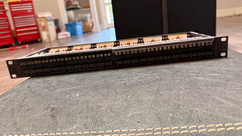 96-Point TT/Bantam DB25 Patchbay – 1U Rackmount (Unknown Brand) image 1
