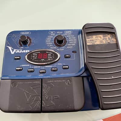 Behringer V-AMP VIrtual Guitar Amp - Blue image 2