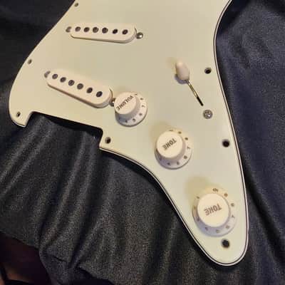 Fender Custom Shop Handwound late 60's Strat Pre-wired pickguard (2018) - Pickups: Grey Bottoms / Pickguard: Light Mint Green image 2