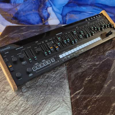Solid Oak 30° Synth Stand for Donner L1 – Handmade by Synths and Wood UK image 3