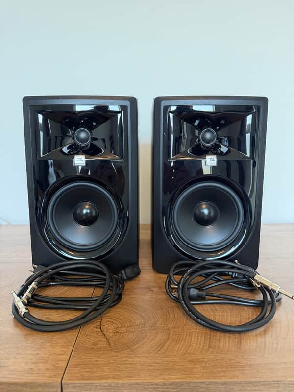 JBL 306P MkII 2-Way 6.5" Active Nearfield Studio Monitors (Pair) image 1