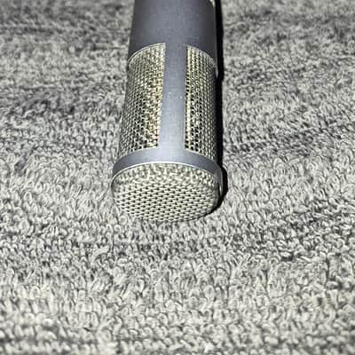 Sennheiser MKH80 P48 Vintage Condenser Microphone image 9