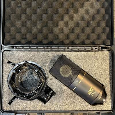 MXL 770 Small Diaphragm Condenser Mic W/Shock Mount & Case 2010s - Black image 1