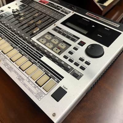 Roland MC-808 Groovebox 2010s - Silver image 6