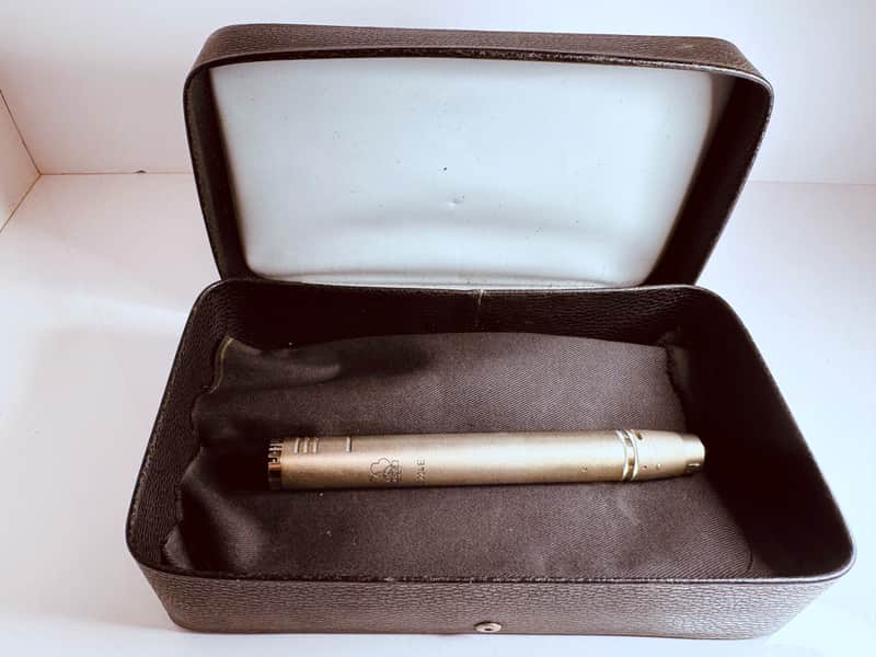 AKG D224E