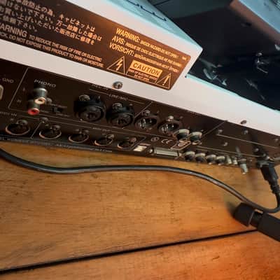 Akai MPC4000 Music Production Center 2002 - 2007 - White image 2
