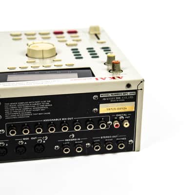Akai MPC2000 Owned by Sergio Vega image 7