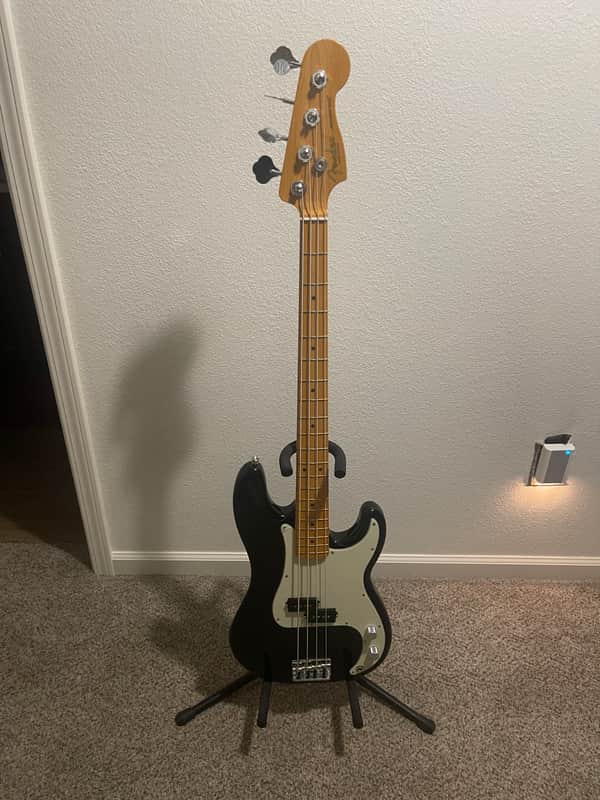 Fender American Professional II Precision Bass with Maple Fretboard