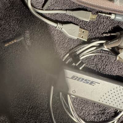Bose Quietcomfort 20 Acoustic Noise Canceling Headphones w/Adaptors & Case image 5