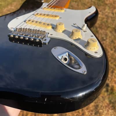 RARE 1987 Fender Japan ST-33M … MEDIUM SCALE LENGTH Stratocaster ... mythical “E-Serial” Era … 24.75" inch Stratocaster = GIBSON feel & Snap)+ Gotoh Magnum Locking Tuners + Fender GIGBAG image 22