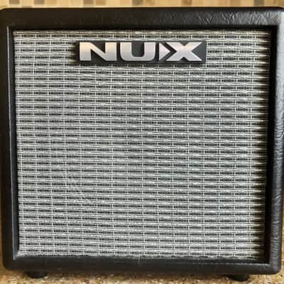 NuX Mighty 8 BT 8-Watt 1x6.5" Digital Modeling Guitar Combo Amp image 1