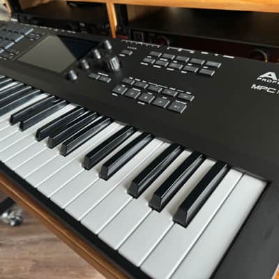 Akai MPC Key 61 Standalone Workstation Synthesizer image 3