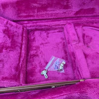 Vintage 1990s Gibson USA Made in Canada Thunderbird Bass Case Brown Pink Lining image 9