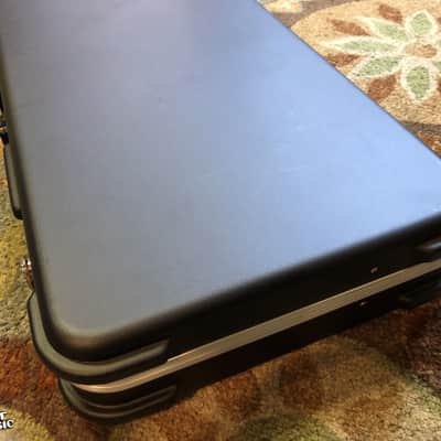 Road Runner RRMEG ABS Molded Electric Guitar Hardshell Case Black / Grey image 2