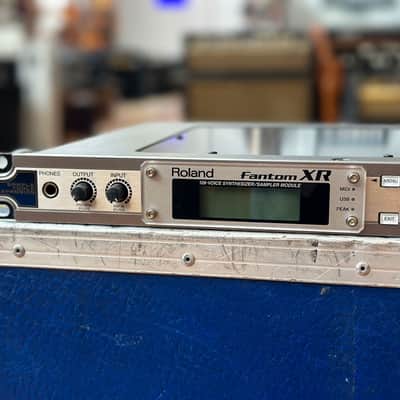 Roland Fantom XR Synthesizer / Sampler image 2