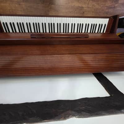 Young Chang Young Chang U-109 Upright Piano Mahogany 1988-1991 - Mahogony image 2