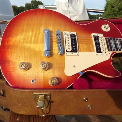 2014 Gibson Les Paul Classic 120th Anniversary - sunburst image 1