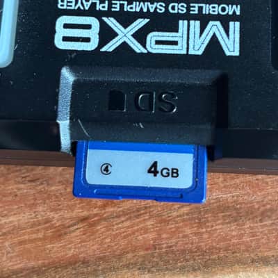 Akai Professional MPX8 Mobile SD Sample Player 2014 Black image 5
