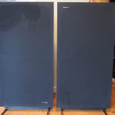 Boston Acoustics A400 speakers in very good condition image 2