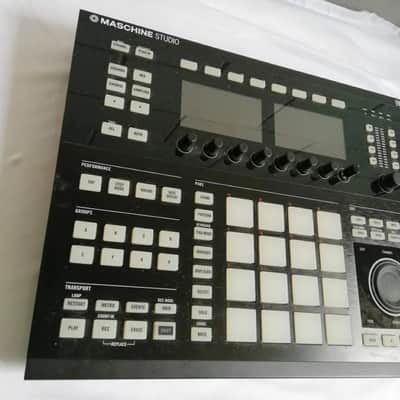 Native Instruments Maschine Studio Black image 2