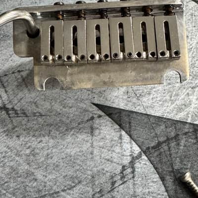 Fender 099-2050-000 American Series Stratocaster Tremolo Bridge Assembly 2010s - Chrome image 2