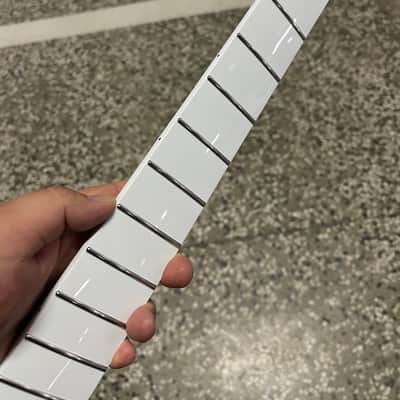 Round stainless steel 22 frets White gloss finish Maple guitar neck 25.5inch hole 10mm tele image 3
