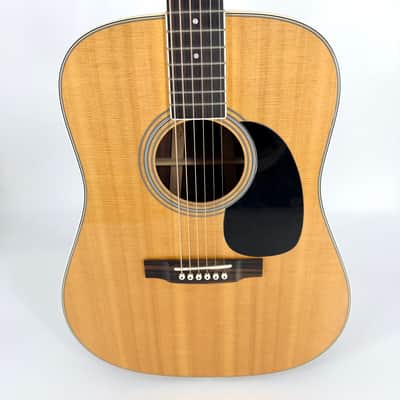 2007 Martin D-35 - Natural image 4