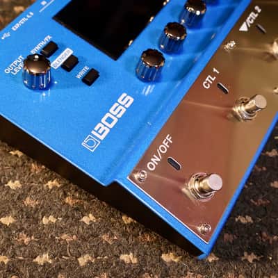 Boss SY-300 Guitar Synthesizer 2015 - Present - Blue image 6